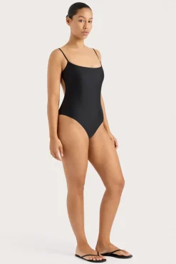 Cabo String One Piece Black