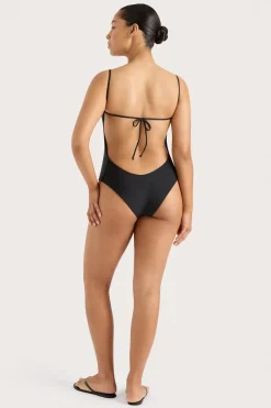 Cabo String One Piece Black