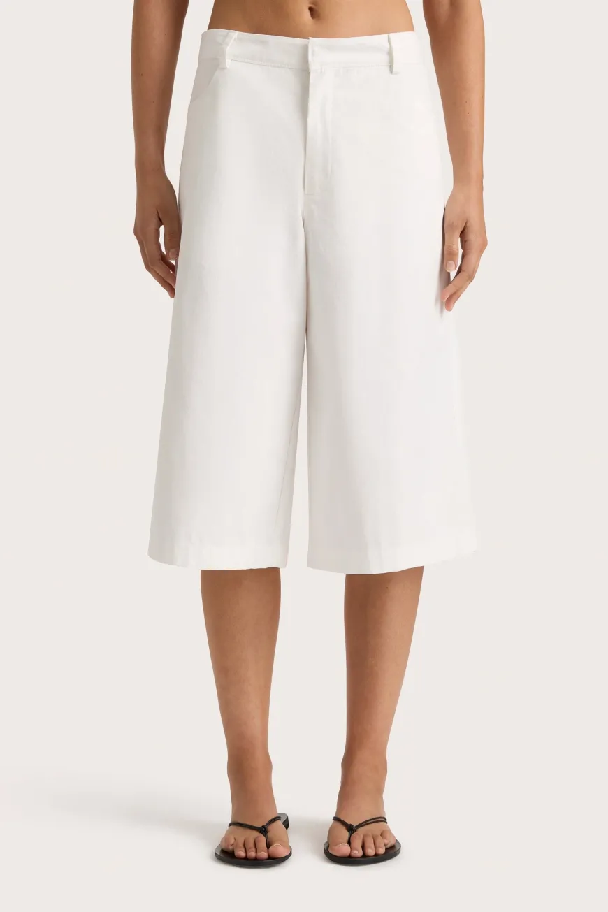 Cassis Short White