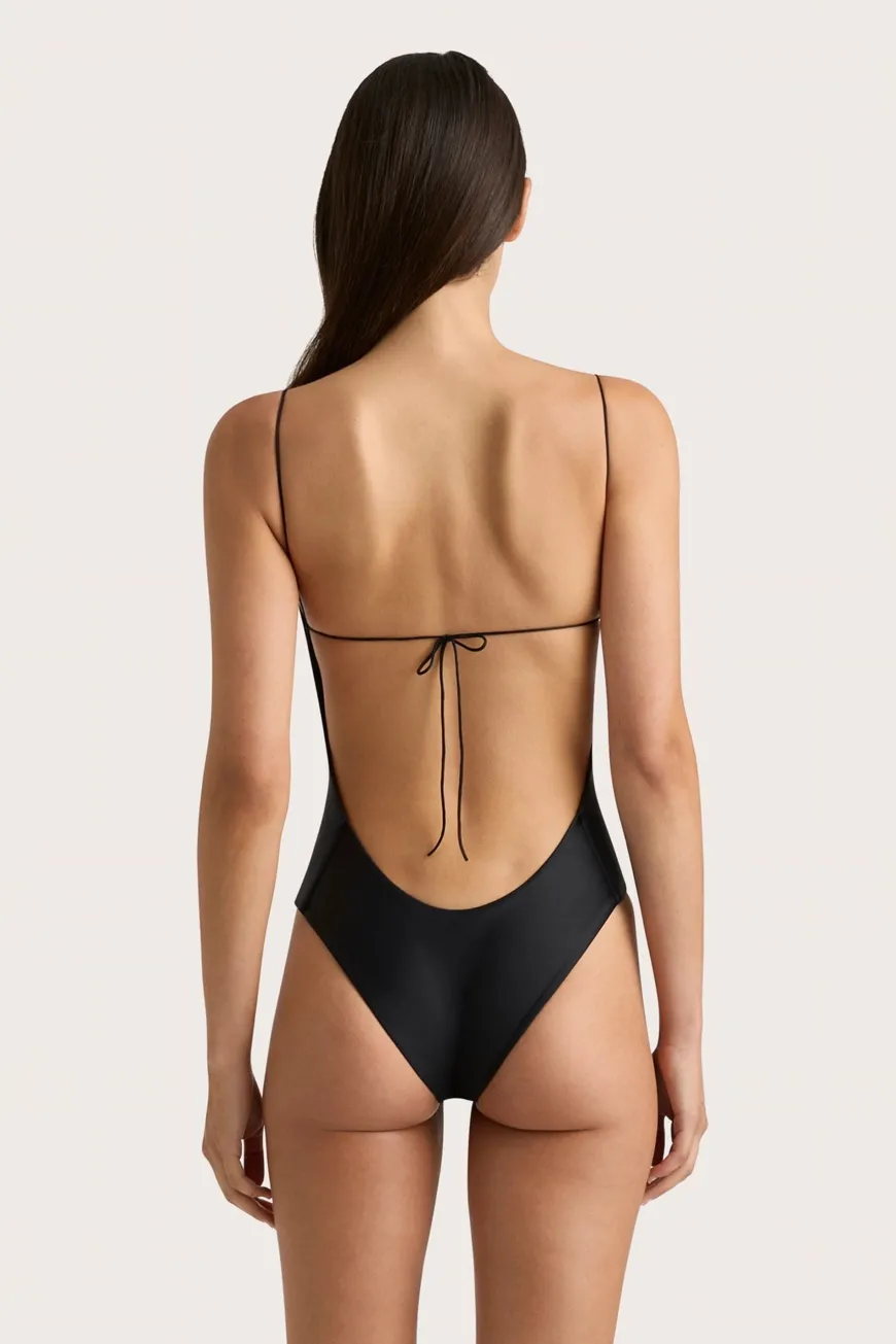 Elea One Piece Black