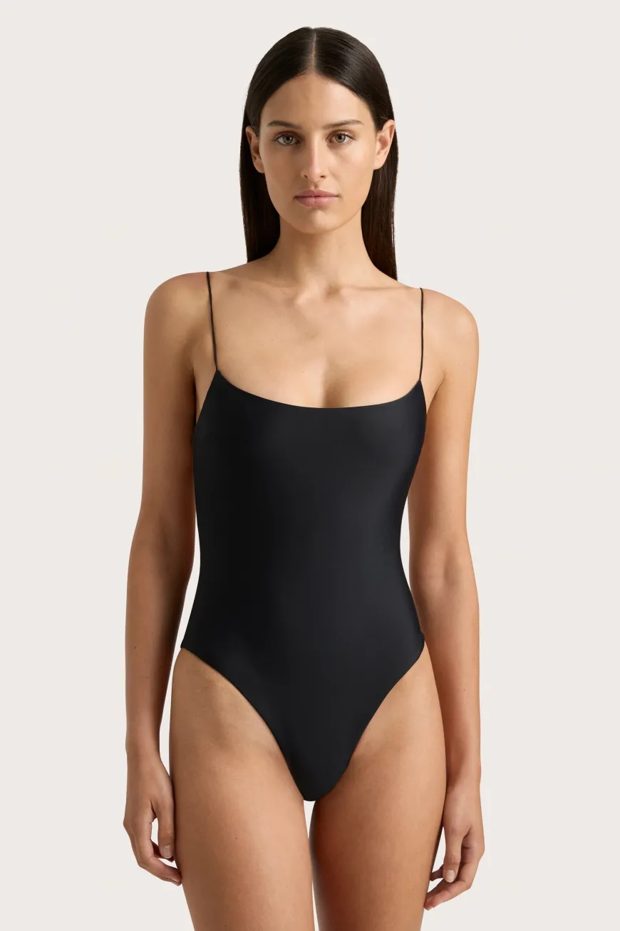 Elea One Piece Black